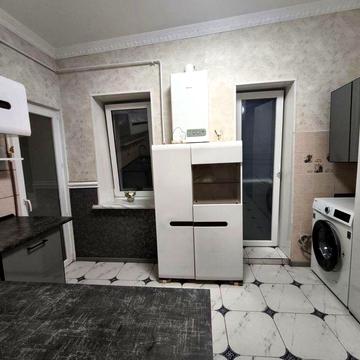 Продаж 2-к квартири з ремонтом в передмісті Києва