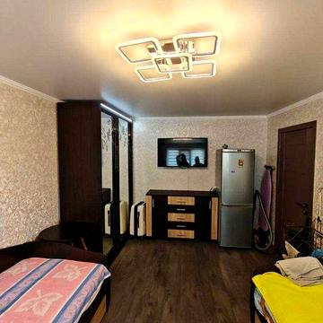 Стильна кімната 19 м² «Заїжджай і живи» в центрі Волочиська! ВСЕ залишається! БЕЗ комісії!