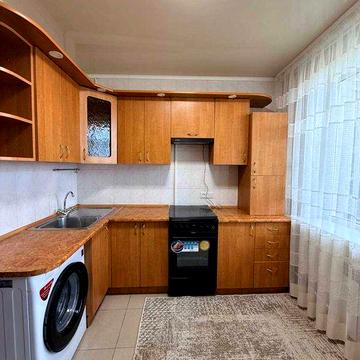 Продаж 2 квартири на Озерній