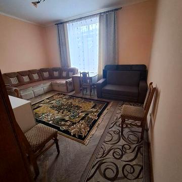 Здається квартира-студія. Вул.Коновальця 117