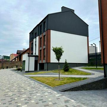 Продаж 1 кімнатна 43 мкв Винники 3 поверх секція 5 ЖК Вілла Швейцарія