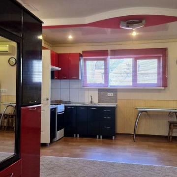 Квартира студія 35кв м