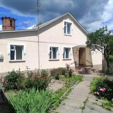 Продам  частину будинку площею 125 м.кв. з власним двором в Житомирі