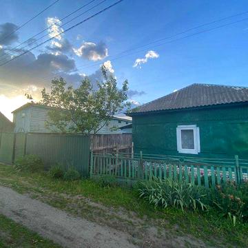 Продається будинок з господарськими спорудами