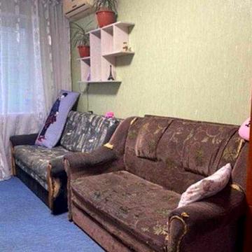 Продаю затишну гостинку — 10 хвилин до метро Індустріальна!