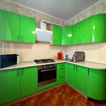 Продаж видової 3-ної квартири, 4-й мікрорайон.