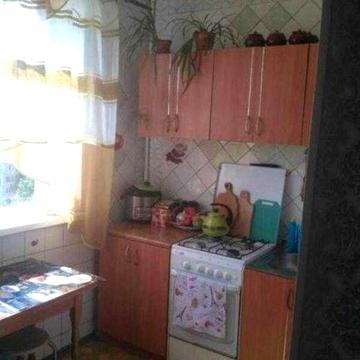Продам 1 кк район Аэропорта с косметическим ремонтом
