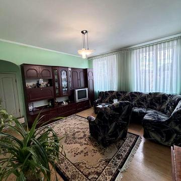 Продам 5-кімнатну квартиру