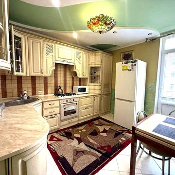 Простора квартира близько центру