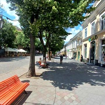 Продам квартиру з підвалом в центрі  вул. Європейська/ Дерибасівська