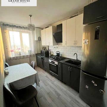 Продам 3 кімнатну квартиру на вул. Державності ( Жадова)