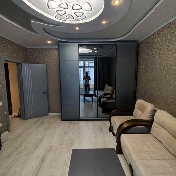 Продам 2 к. Квартиру , центр, Яворницкого 74