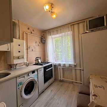 Продам 2 к.кв.Центр Черноморска.