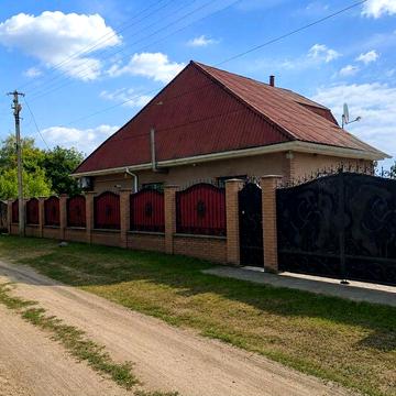 Продаж будинку в мальовничому місці в с. Петрушівка