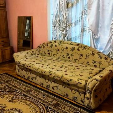 Продам квартиру2кімнатну центр Кобилянська Соборна 72кв м