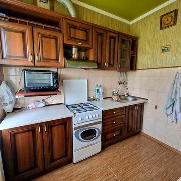 Продаємо 2-кімнатну квартиру по вул.Золотогірська