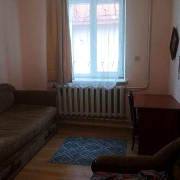 Квартира в оренду, пів особняка
