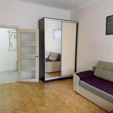 Продається 2 кімнатна квартира на Провославній набережній