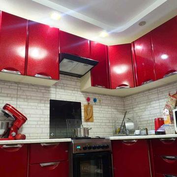 Продам трьохкімнатну квартиру з меблями та ремонтом