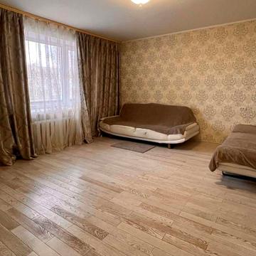 Продам 4-х кімнатну квартиру вул. Космонавтів ЖК -