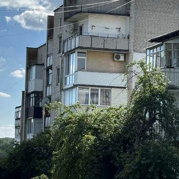 Простора 2-кімнатна квартира 49 м² з індивідуальним опаленням та 2 балконами | м. Тальне