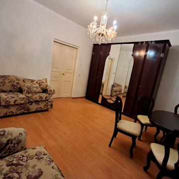 Здам в ЦЕНТРі Жмеринки по Соборній частину будинку  є свій  двір