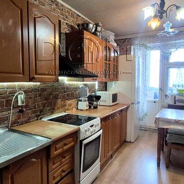 Продаж. 3-кімнатна. вул. Полярна 8Е. Мінський масив
