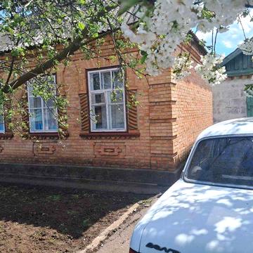 Будинок з двома гаражами, літня кухня, газ, вода,погріб