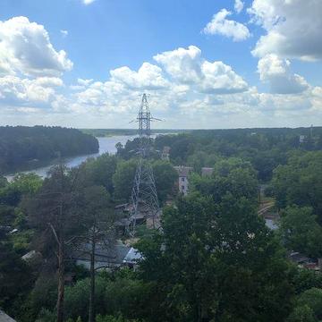 Квартира з видом на річку.