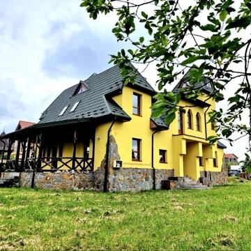 Продається  просторий будинок в Трускавці