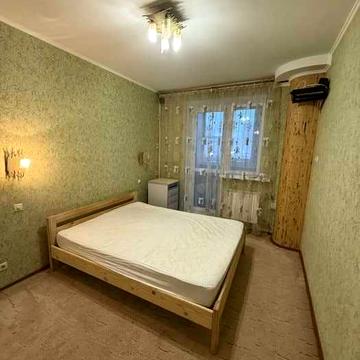 Продаж 2-кімн. 3/10 новобудова метро Олексіївська з гаражем та коморою