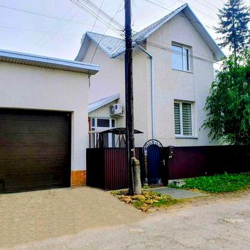 Здається 4-х кімнатний БУДИНОК в ЦЕНТРІ міста р-н вул. ГЕРОЇВ МАЙДАНУ.