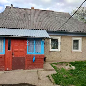 Будинок недалеко від міста Хмельницького