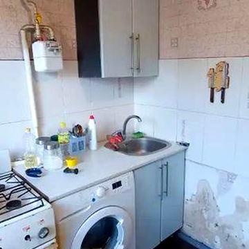 Продам 4-к квартиру пр-т Богдана Хмельницького /Тітова /Шинна