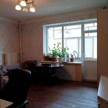 В продаже 2 к. квартира на ХТЗ, метро - 5 минут пешком.