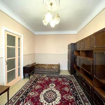 Продаж 1-ноі квартири(сталінка) вул. Небесноі Сотні