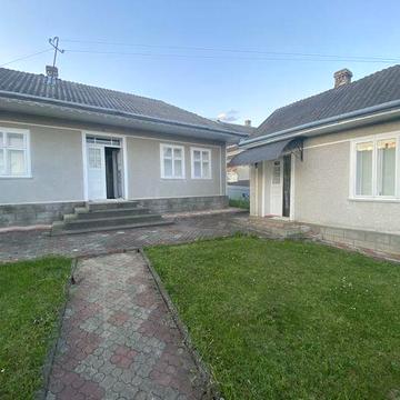 Продаж будинок передмістя Чернівців