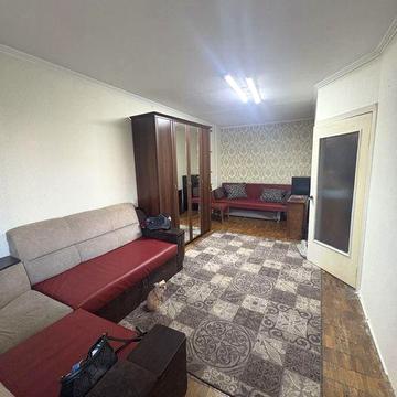 1 ком Продам ! Ул Черных запорожцев 13б
