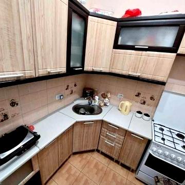 Продам 2х комн квартиру Коммунальный рынок "Класс" 3/9 с ремонтом