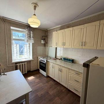 Продаж 3к квартири в Центрі, вул. Галини Петрової