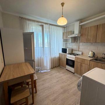 Здається 1к.квартира на Чернігівській Малишка 37,  ст. метро  5хв
