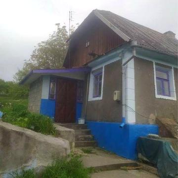 Продається  частина будину в предмісті  Камʼянця - Подільського.