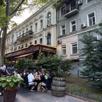 Аренда 2-ух комнатной квартиры в самом центре города !!