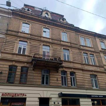 Продаж 2 кім. квартири в центрі, вул. Словацького,Дорошенка,  62 кв.м., 80000$