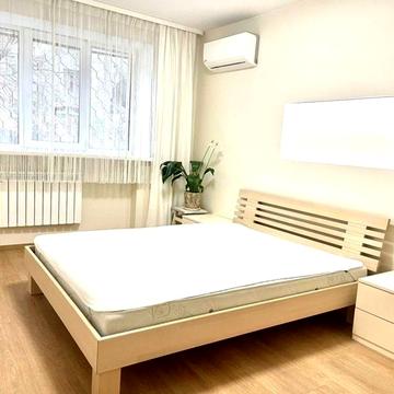 Продам 2-квартиру по вулиці Володимирська 76