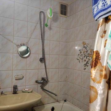 ПРОДАЮ 3-кім.Кв 63м2 Окремі Кімнати. 2балкони.Все поруч РинокТРЦ HOLLYWOOD, Вена