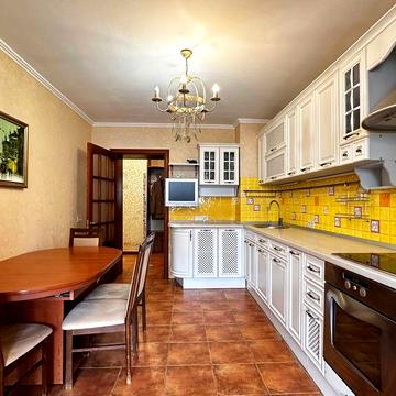 Класна трикімнатна! Ремонт, готова до проживання. Вишняківська 5-Б. Без %