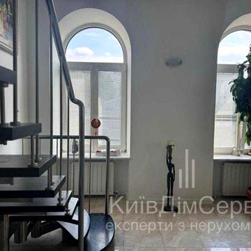Оренда Ступки 3 театр Франка метро Хрещатик