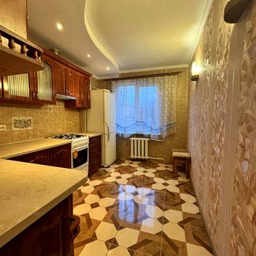 Продам 3-х кімнатну квартиру по вул Водопійній