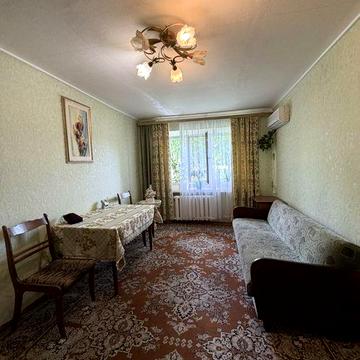 Продам квартиру Від власника 2к 45,8 м2, б-р Юрʼєва 3, окна на петра Григоренка,